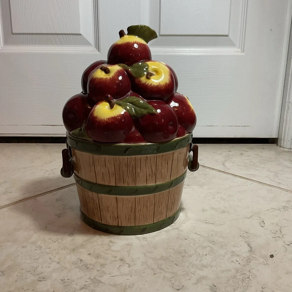 Vintage Apple bushel canister ceramic cookie jar, 12 tall, 7 wide, like new